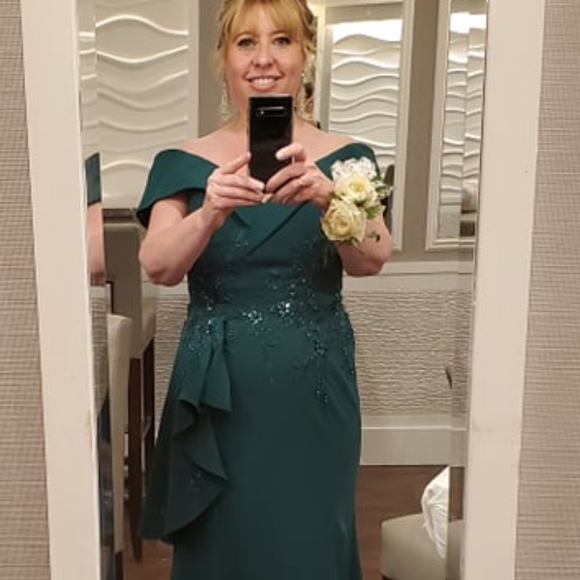 Terani Couture gown. - Picture 5 of 5